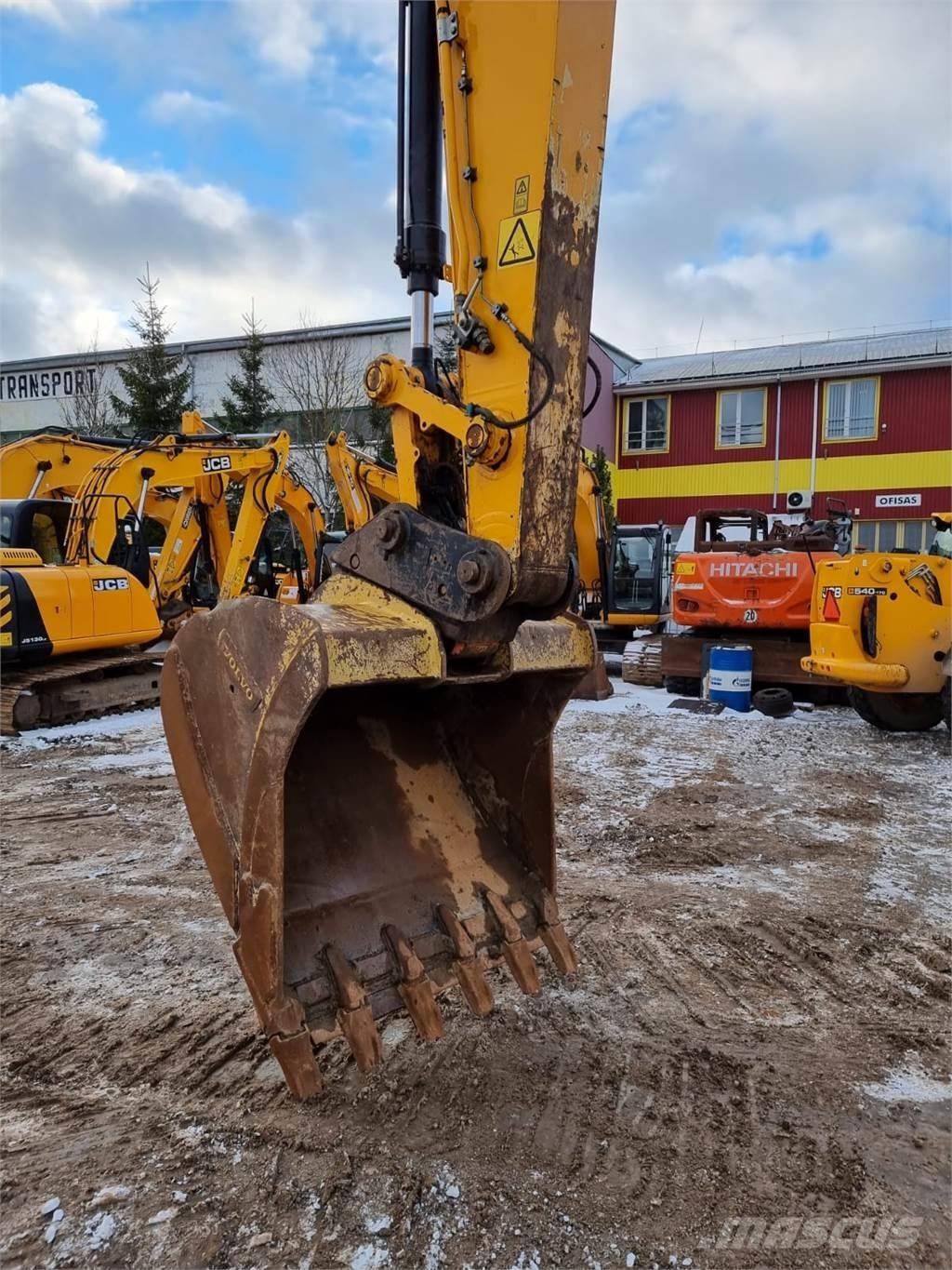 JCB JS220LC Plus Paletli ekskavatörler