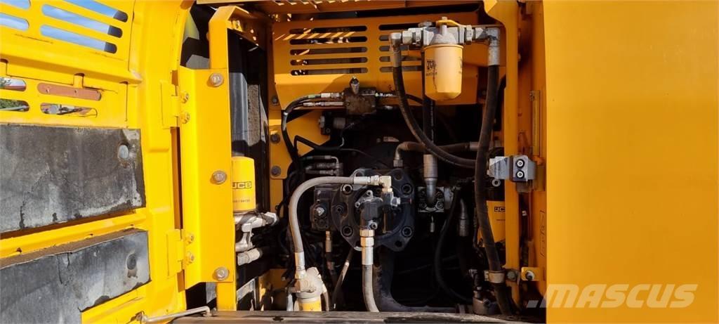 JCB JS220LC Plus + Paletli ekskavatörler