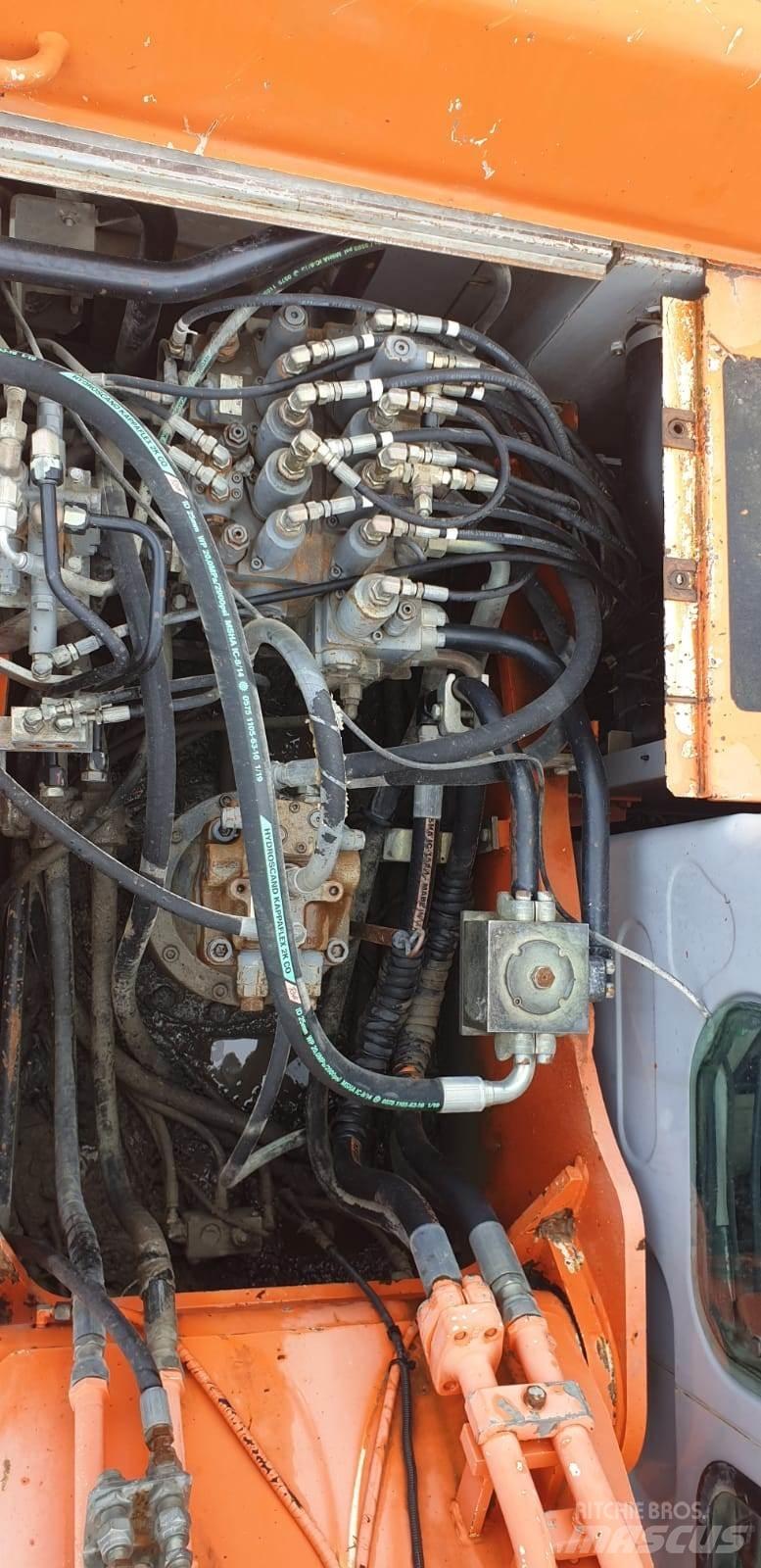 Kobelco E215LC Paletli ekskavatörler