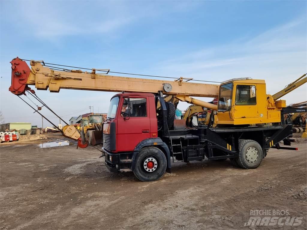 MAZ 533731 Yol-Arazi Tipi Vinçler (AT)