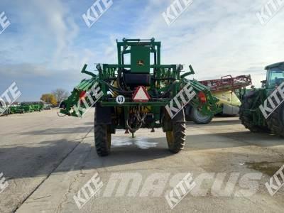 John Deere M740i Çekilir pülverizatörler