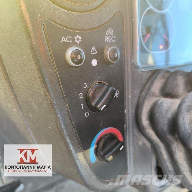 CLAAS AXOS 340 Traktörler