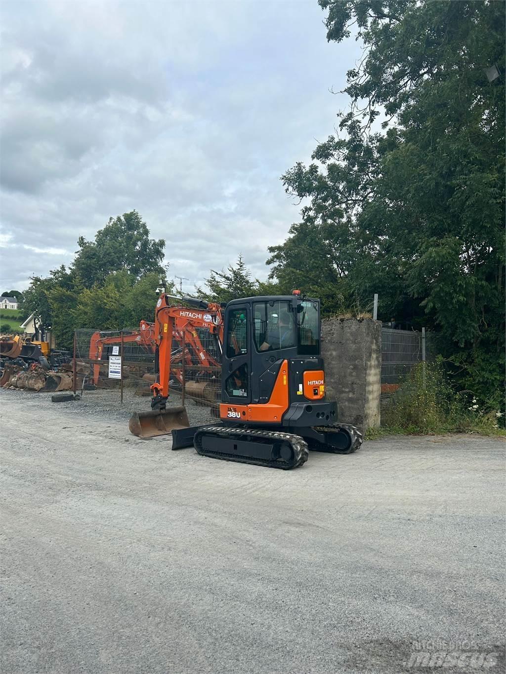 Hitachi ZX38U-6 Paletli ekskavatörler