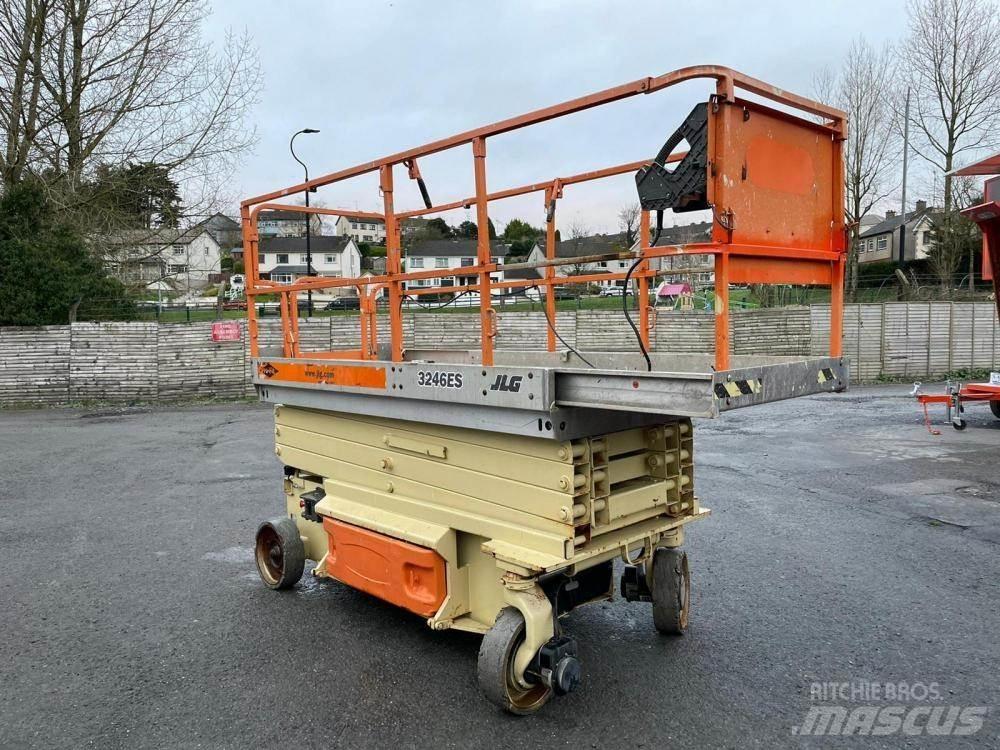 JLG 3246ES Makasli platformlar