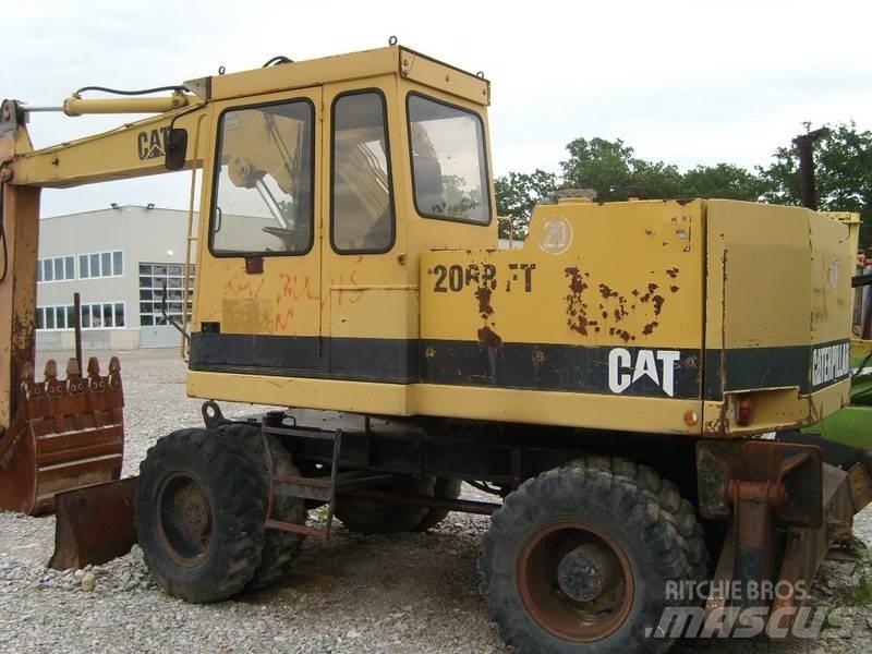 CAT 206 BFT Lastik tekerli ekskavatörler