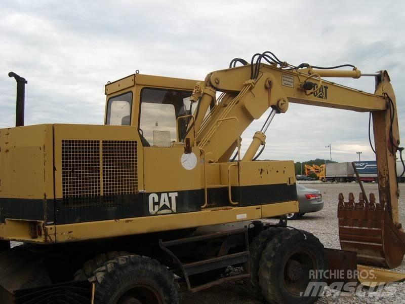 CAT 206 BFT Lastik tekerli ekskavatörler