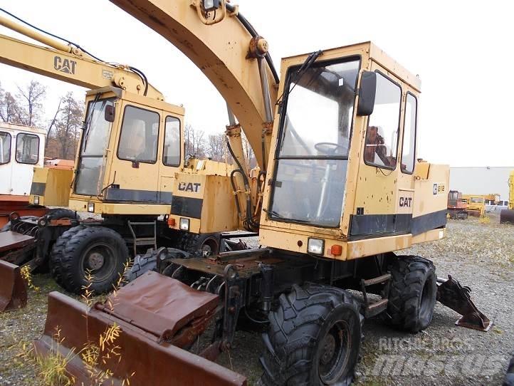 CAT 212B FT Lastik tekerli ekskavatörler
