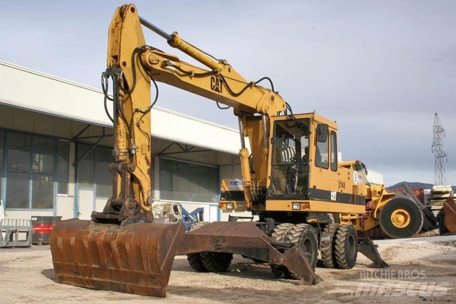 CAT 214B Lastik tekerli ekskavatörler