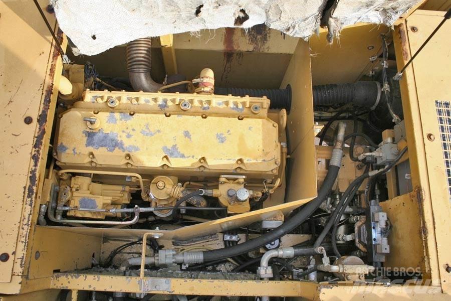 CAT 214B Lastik tekerli ekskavatörler