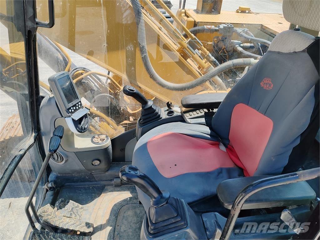 CAT 324 D LN Paletli ekskavatörler