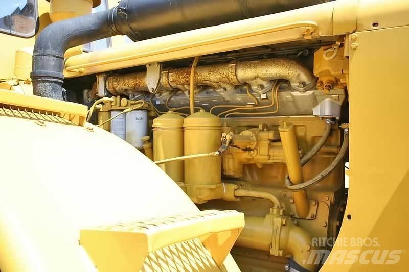 CAT 824B Tekerlekli dozerler