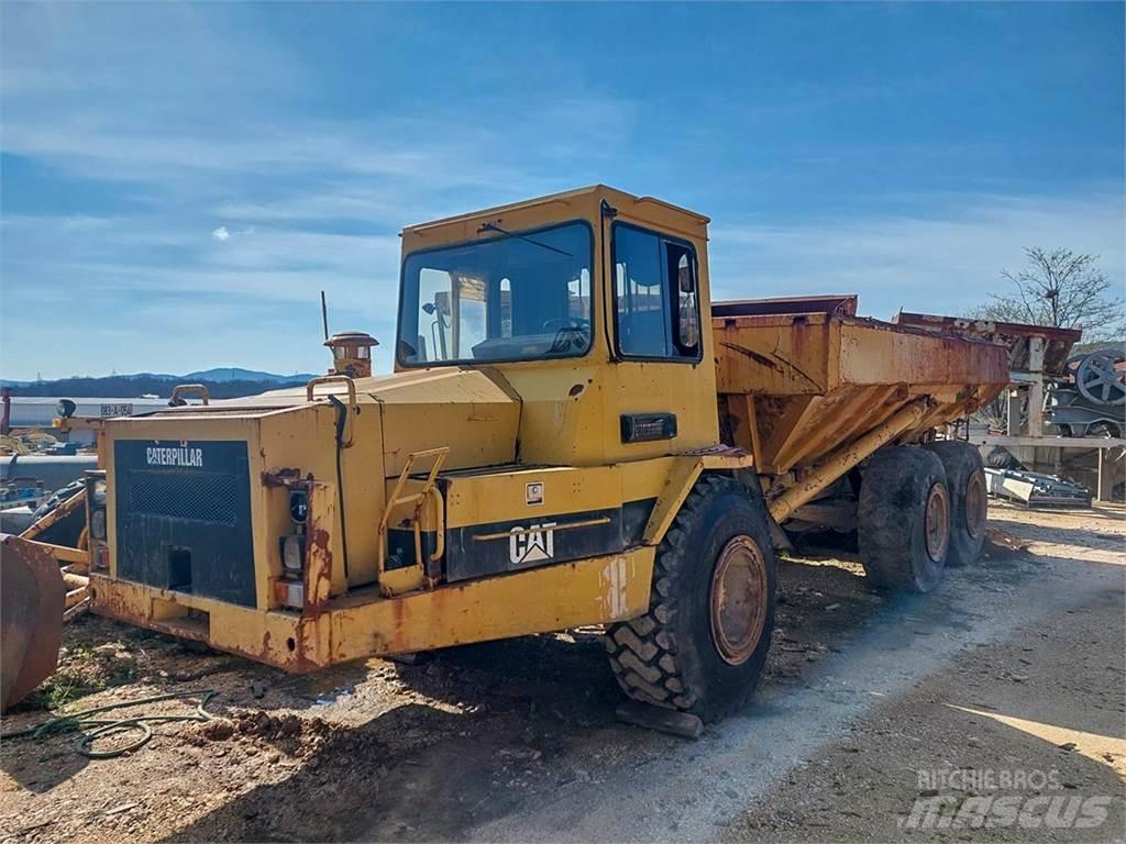 CAT D300B Belden kirma kaya kamyonu