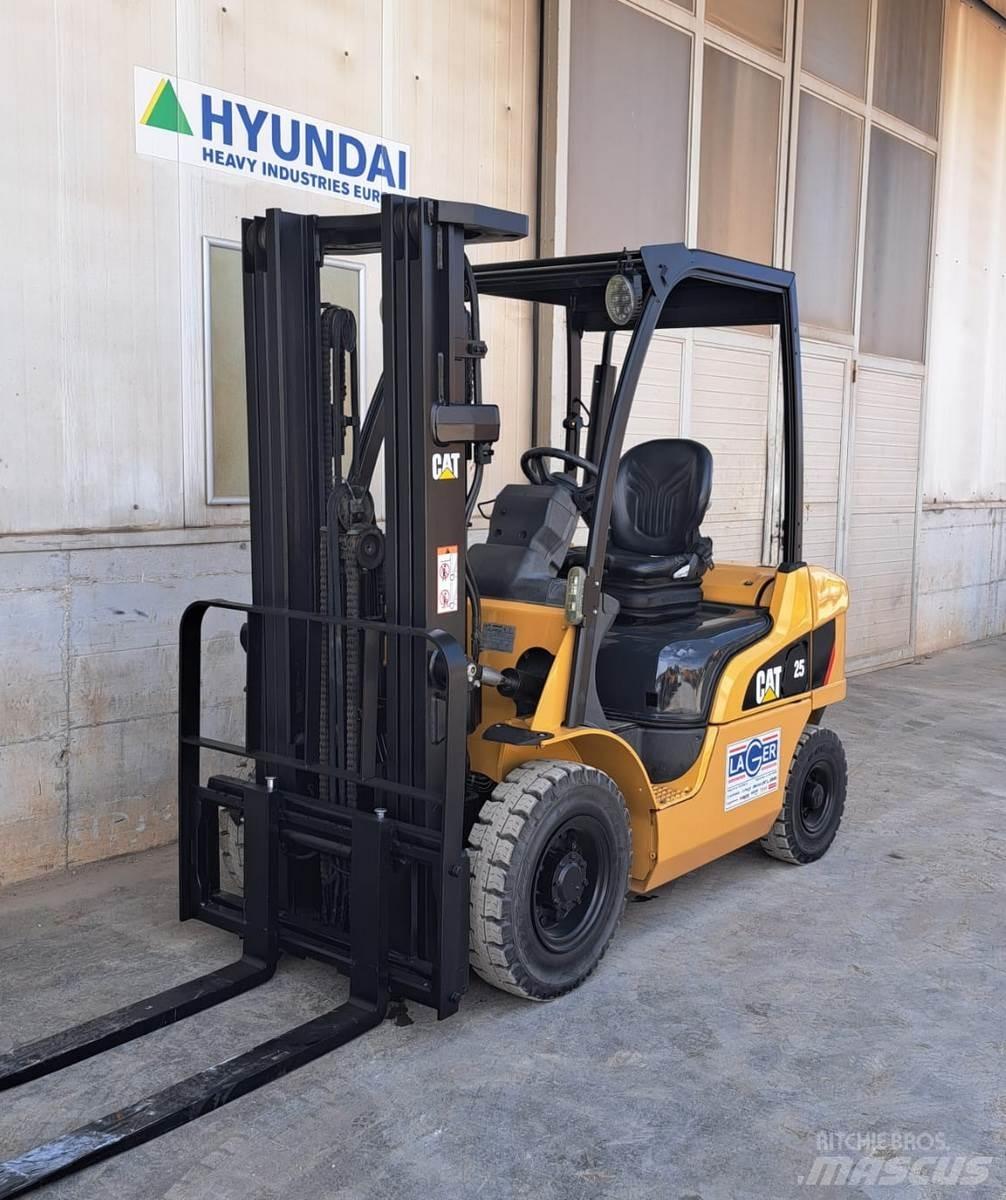 CAT DP25N Dizel forkliftler