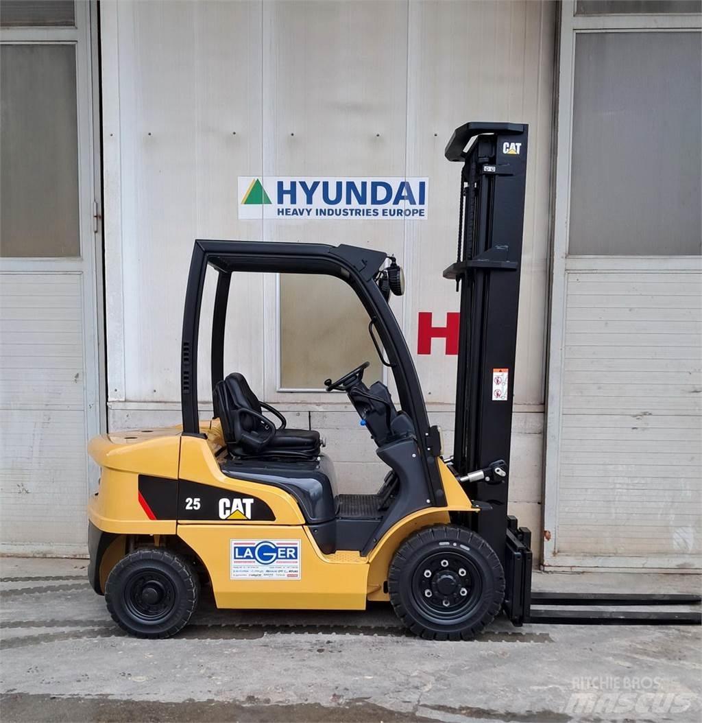 CAT DP25N Dizel forkliftler
