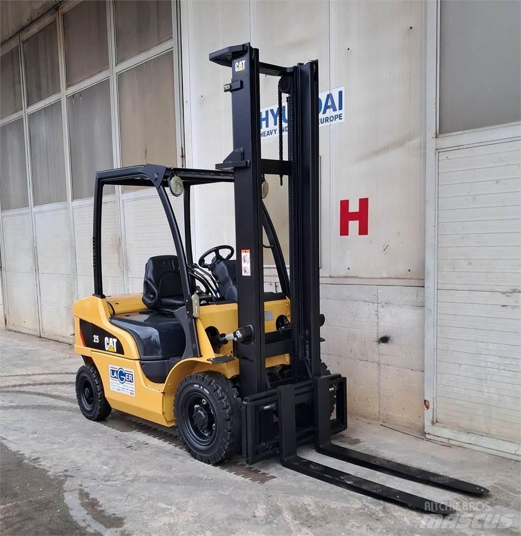 CAT DP25N Dizel forkliftler