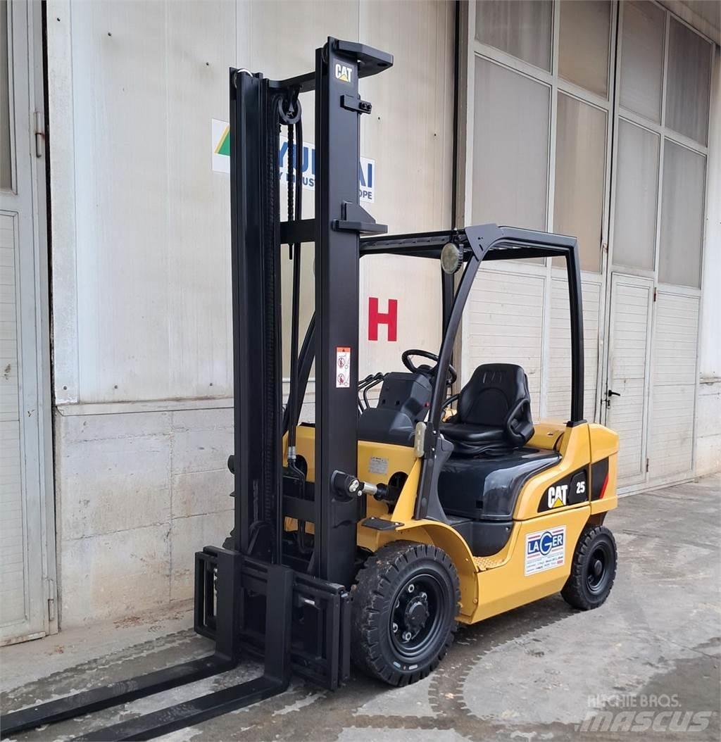 CAT DP25N Dizel forkliftler