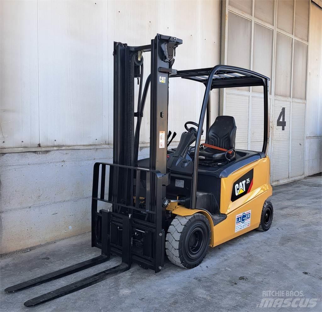 CAT EP25N Elektrikli forkliftler