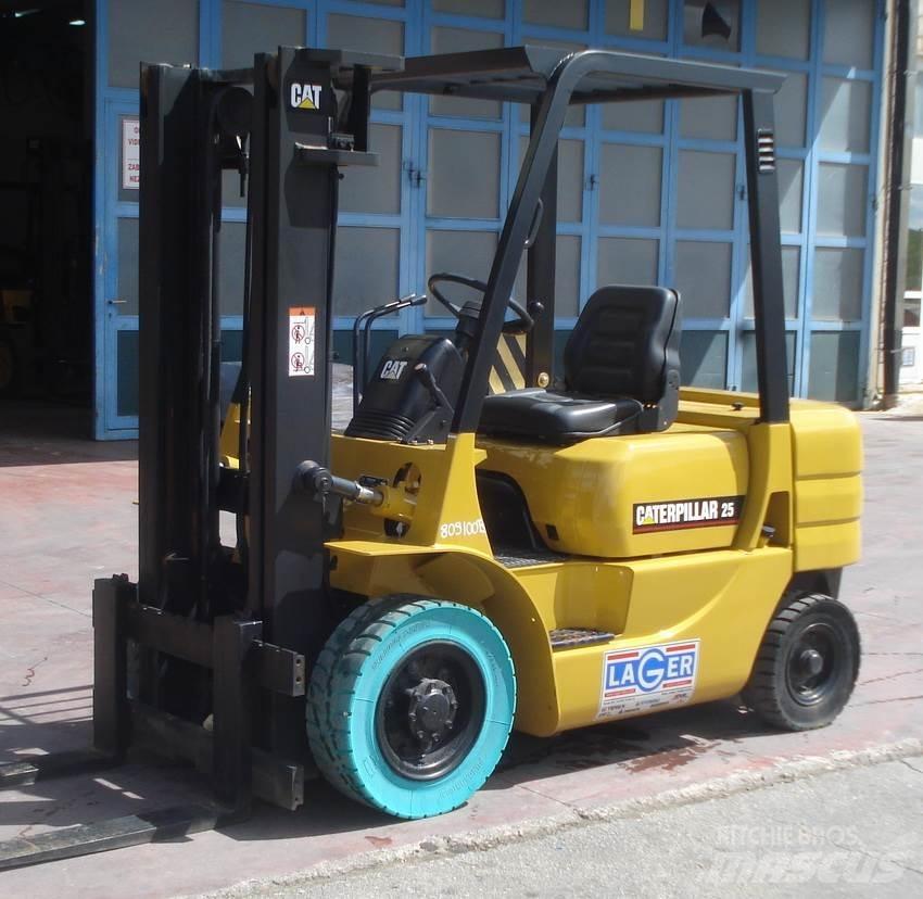 CAT GP25 LPG'li forkliftler