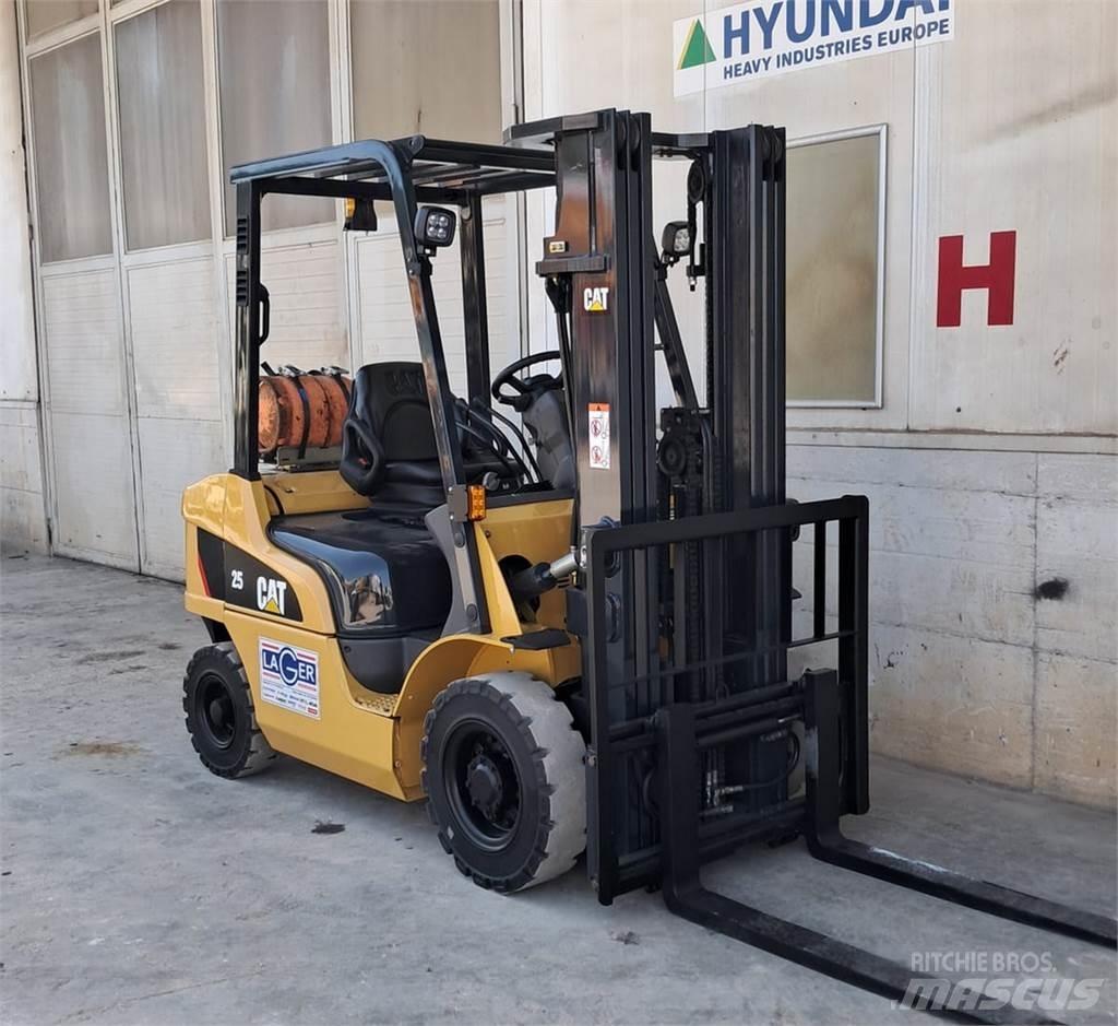 CAT GP25NT LPG'li forkliftler