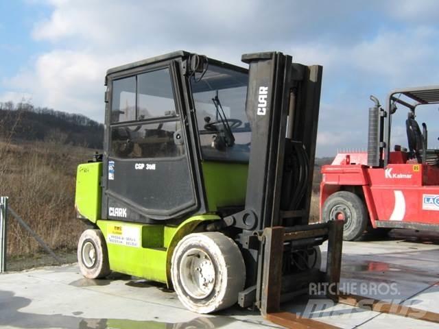 Clark CGP30 LPG'li forkliftler