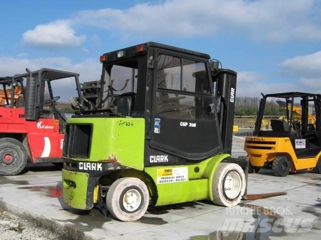 Clark CGP30 LPG'li forkliftler