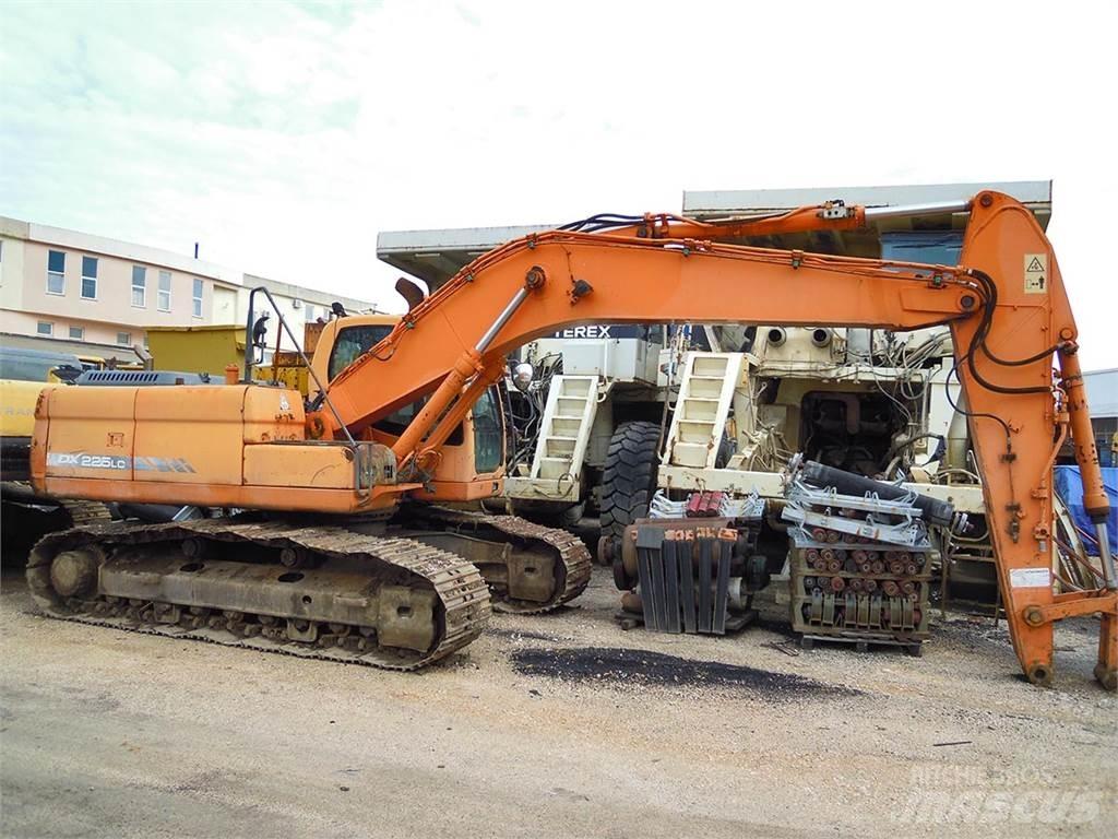 Doosan DX225LC Paletli ekskavatörler