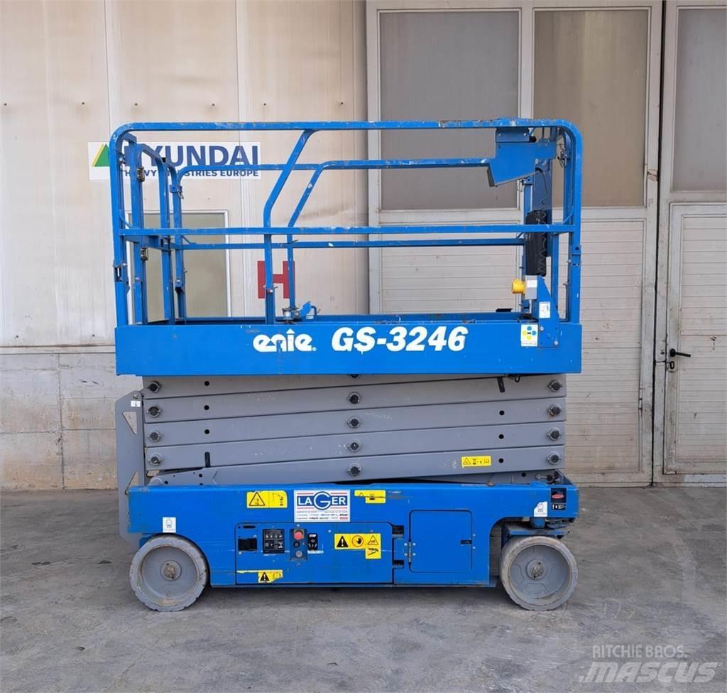 Genie GS3246 Körüklü personel platformları