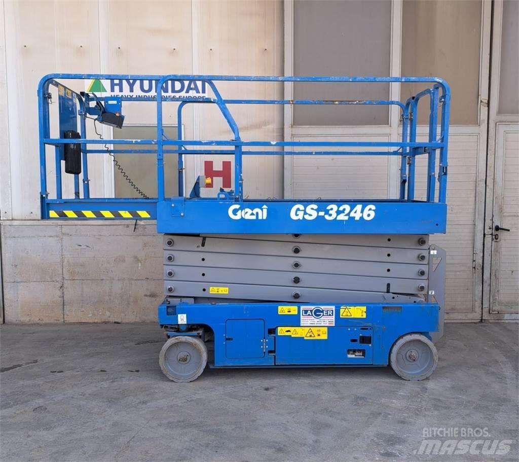 Genie GS3246 Körüklü personel platformları