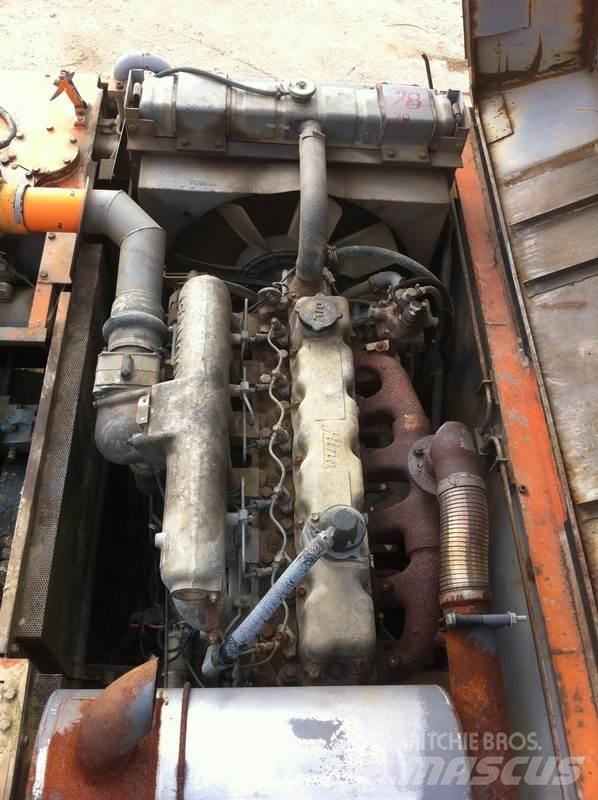 Hitachi UH 103 Paletli ekskavatörler