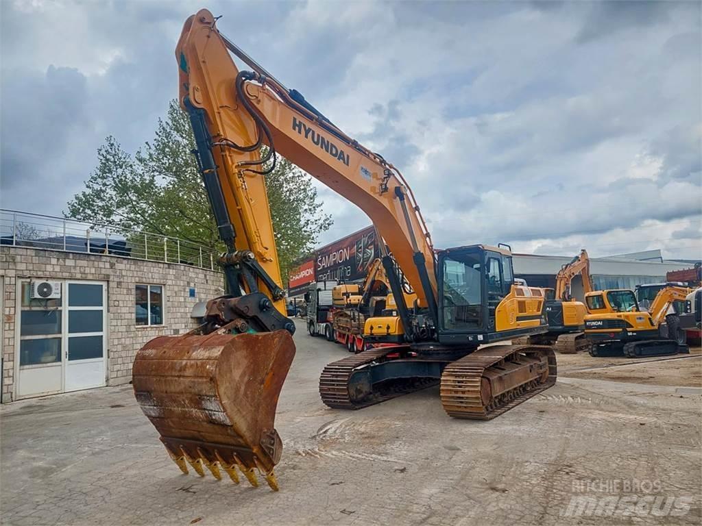 Hyundai HX330L Paletli ekskavatörler