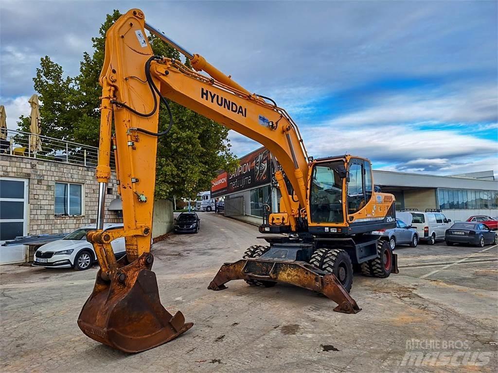 Hyundai R210W-9 Lastik tekerli ekskavatörler