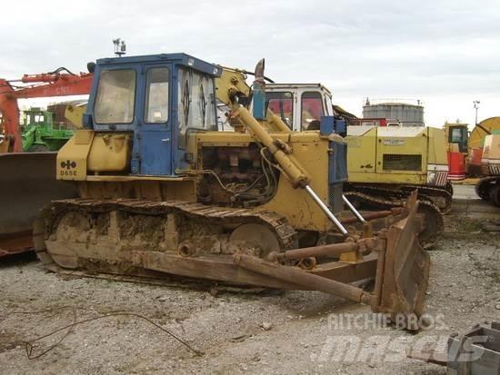 Komatsu D65E-8 Paletli dozerler