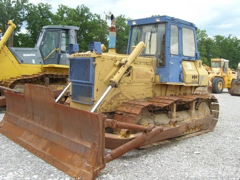 Komatsu D65E-8 Paletli dozerler