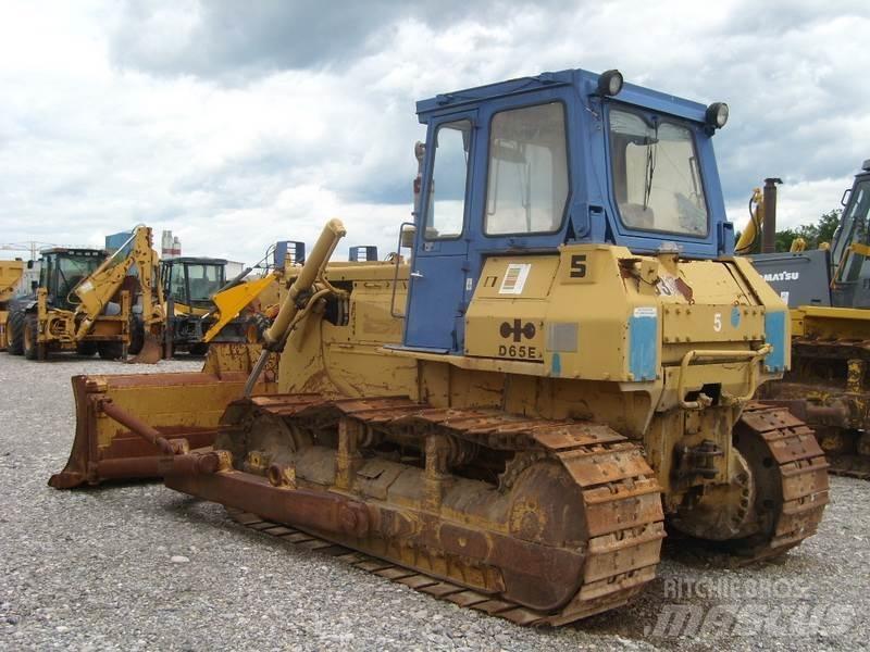 Komatsu D65E-8 Paletli dozerler