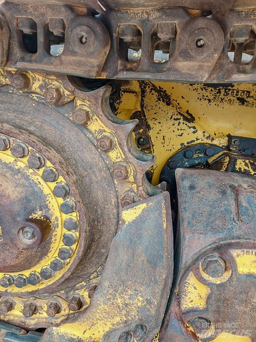Komatsu D65PX-17 Paletli dozerler
