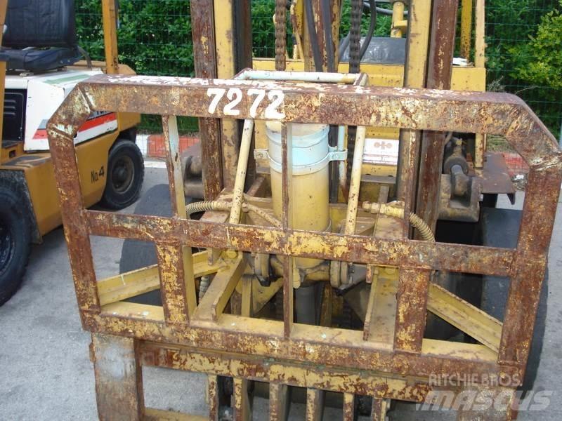 Komatsu FG25-7 Diger