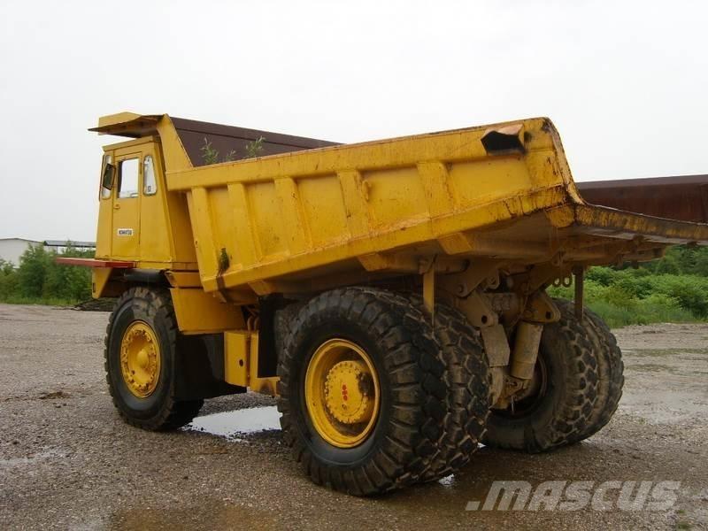 Komatsu HD325-5 Belden kirma kamyonlar
