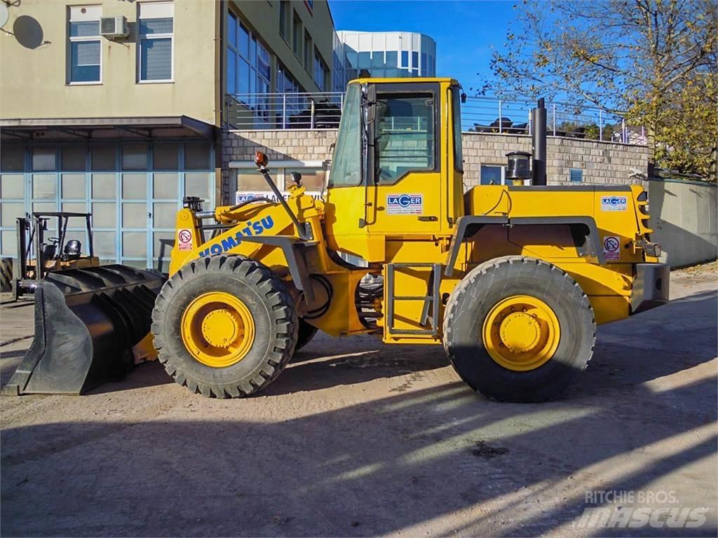 Komatsu WA270 Tekerlekli yükleyiciler