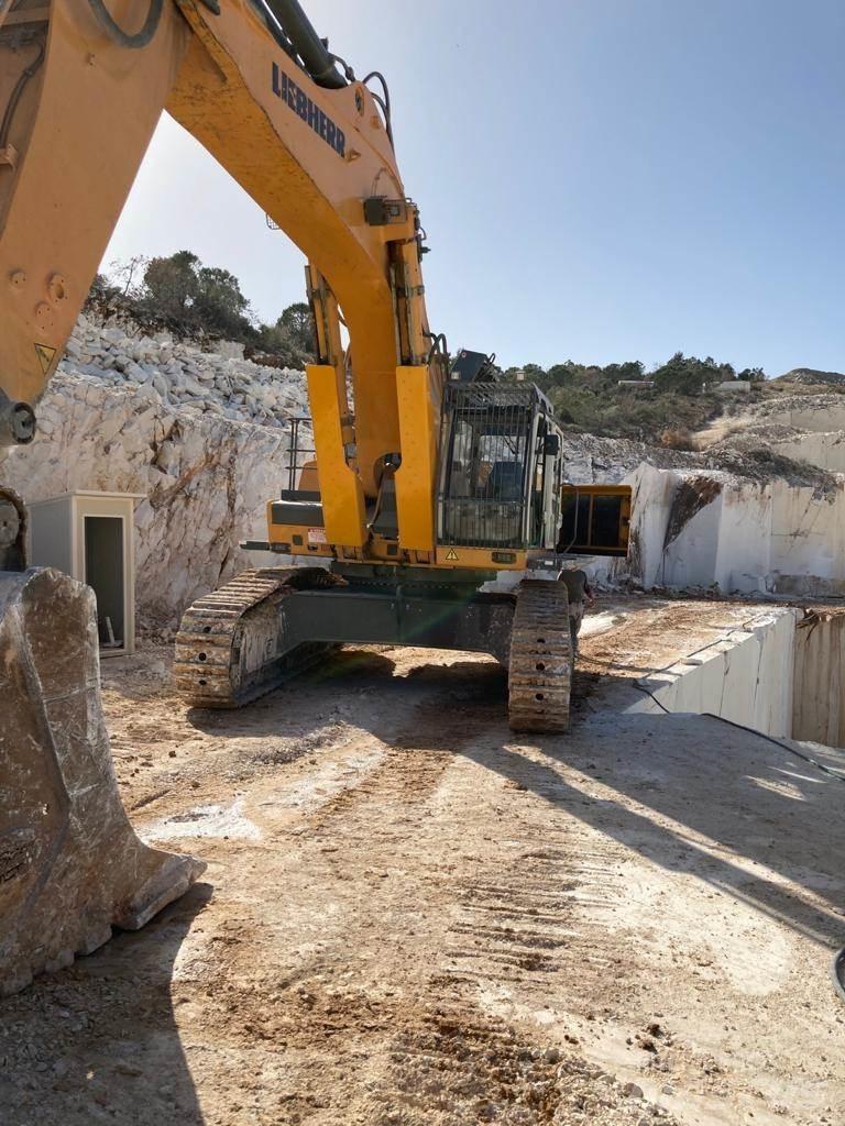 Liebherr 974 C HDSL Paletli ekskavatörler