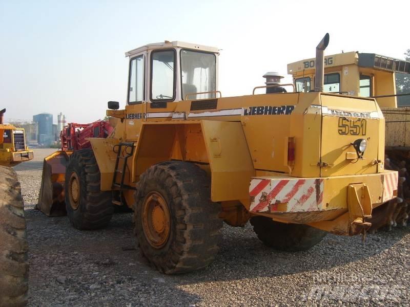 Liebherr L 551 Tekerlekli yükleyiciler