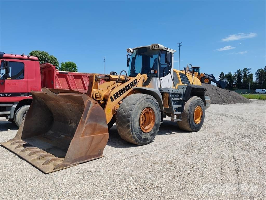 Liebherr L566 Tekerlekli yükleyiciler