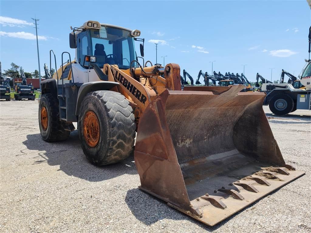 Liebherr L566 Tekerlekli yükleyiciler