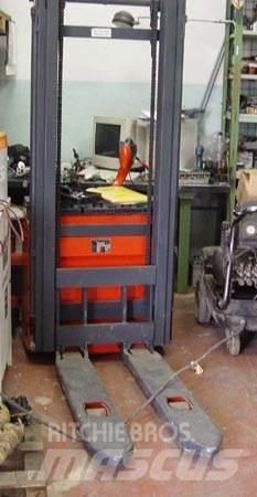 Linde L10 Düsük seviye kaldirici