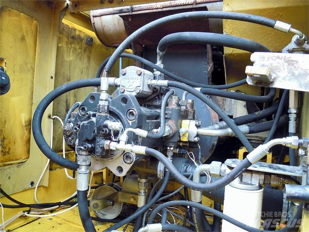 New Holland E305 Paletli ekskavatörler