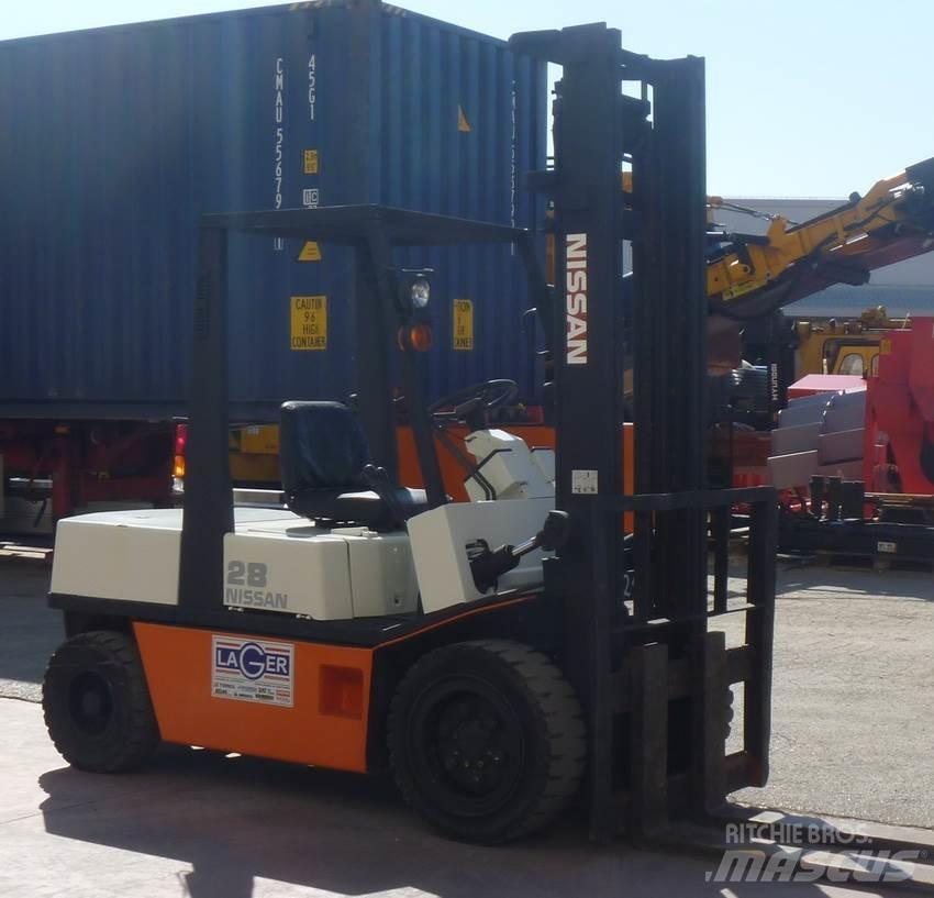 Nissan EGH02 Dizel forkliftler
