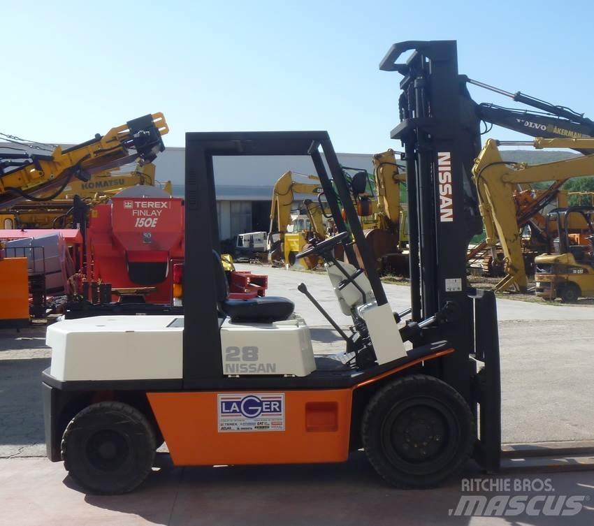 Nissan EGH02 Dizel forkliftler