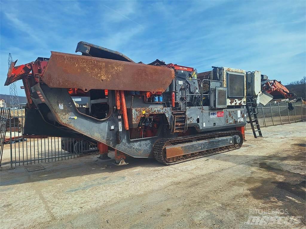 Sandvik QI 240 Gezer kırıcılar