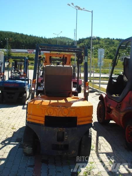 Toyota 80-5FDL25 Dizel forkliftler