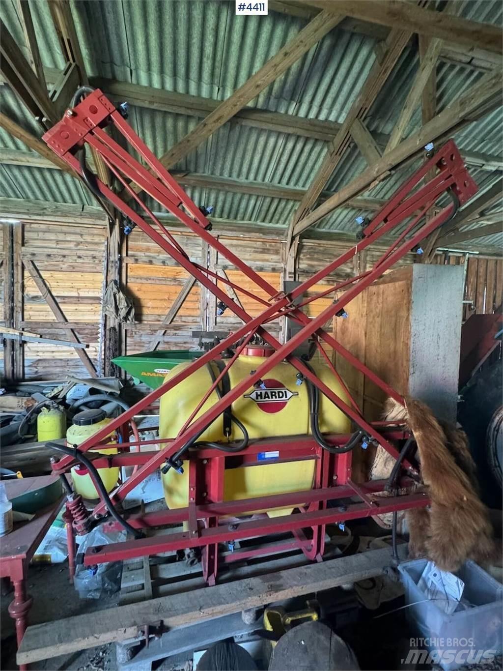 Hardi NK 400 Çekilir pülverizatörler