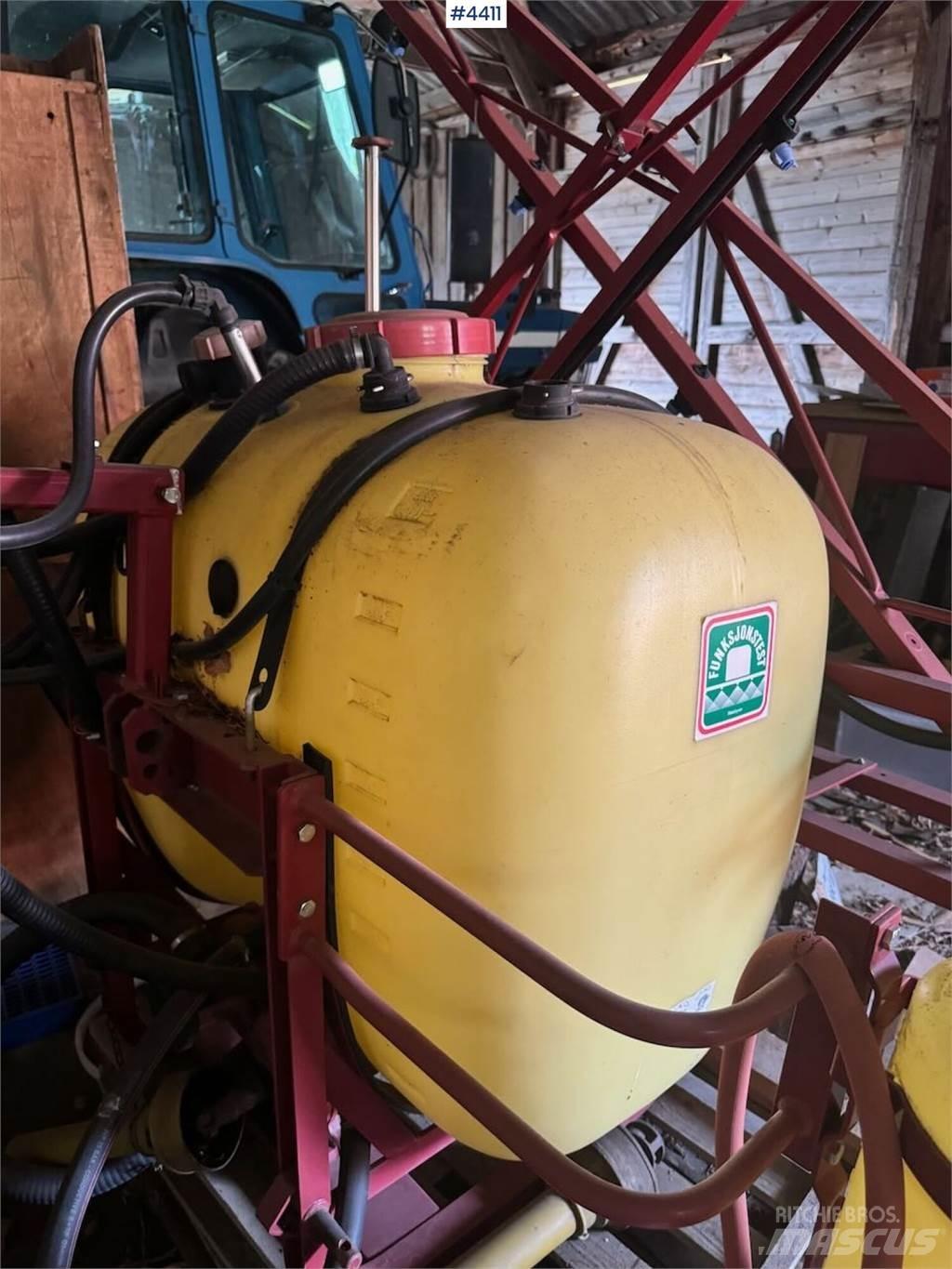 Hardi NK 400 Çekilir pülverizatörler